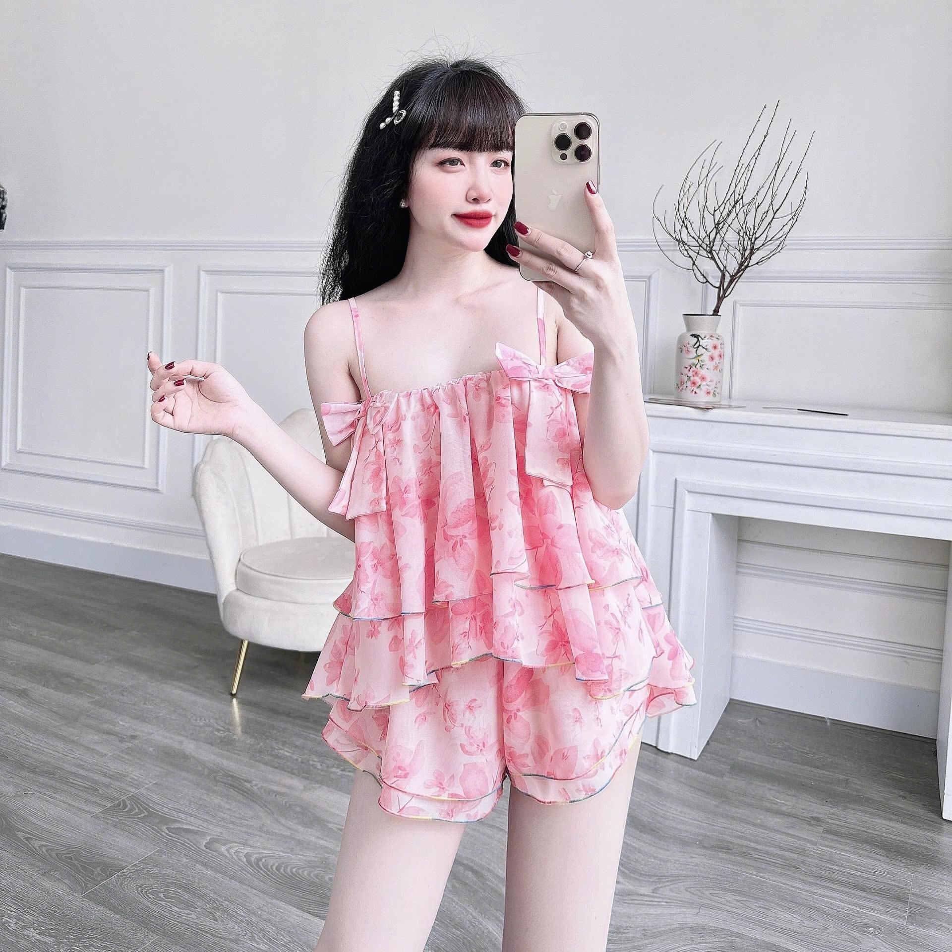 Đồ ngủ 2 dây đính nơ họa tiết hoa 2 tầng xinh xắn (DB191)